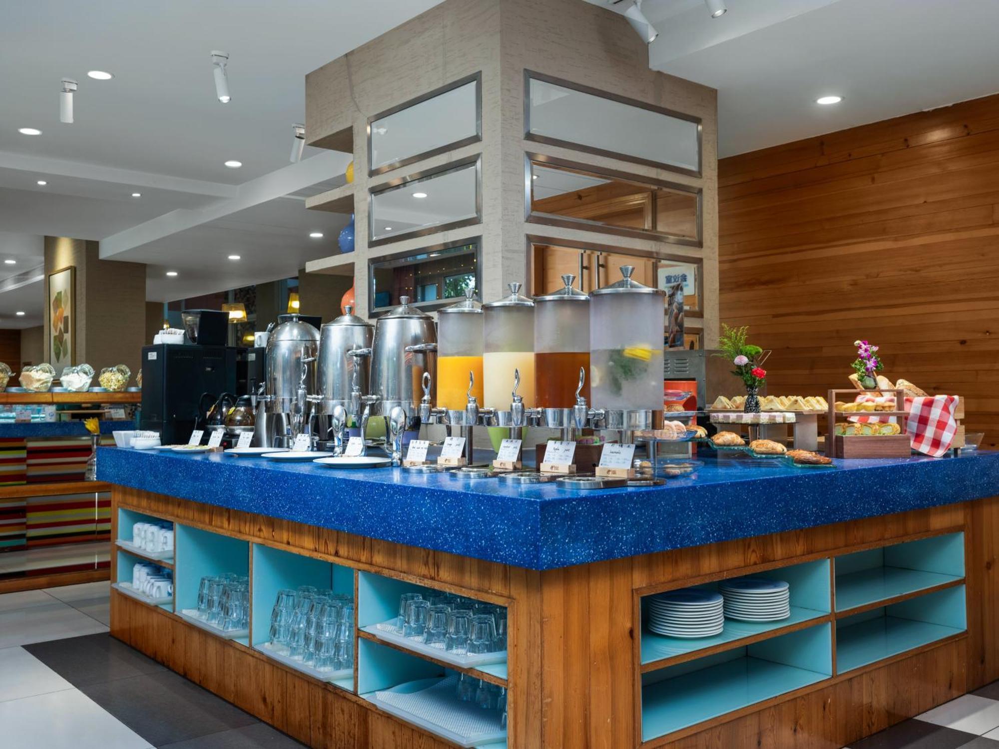 Holiday Inn Express Shangdi Beijing By Ihg L Next To Yuanmingyuan Park & Subway & Qinghe Railway Station & Beijing Sport University L Taxi 15 Minutes To Summer Palace & Peking University & Tsinghua University L 20 Minutes To Badaling Great Wall By Ra Экстерьер фото