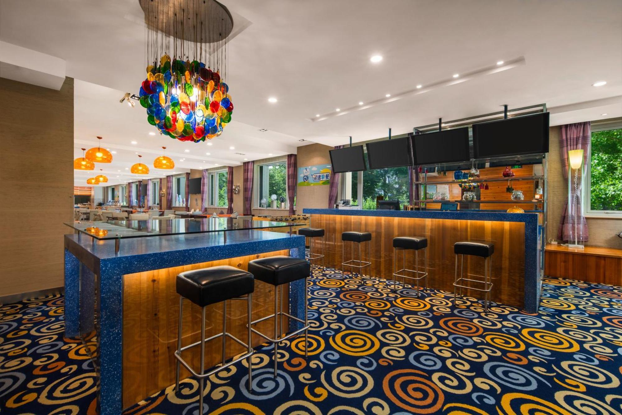 Holiday Inn Express Shangdi Beijing By Ihg L Next To Yuanmingyuan Park & Subway & Qinghe Railway Station & Beijing Sport University L Taxi 15 Minutes To Summer Palace & Peking University & Tsinghua University L 20 Minutes To Badaling Great Wall By Ra Экстерьер фото