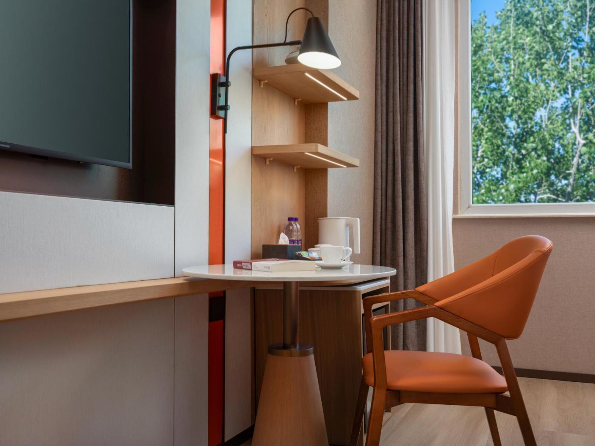 Holiday Inn Express Shangdi Beijing By Ihg L Next To Yuanmingyuan Park & Subway & Qinghe Railway Station & Beijing Sport University L Taxi 15 Minutes To Summer Palace & Peking University & Tsinghua University L 20 Minutes To Badaling Great Wall By Ra Экстерьер фото